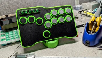 Компактный контроллер Hitbox REMIX 9