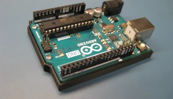 Базовая плата платы Arduino UNO 2