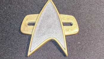 Значок Star Trek VOY / DS9 (дизайн из 2 частей)......
