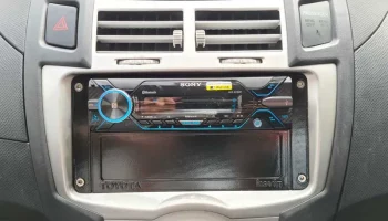 Накладка на приборную панель Toyota Yaris 1 DIN........ 1