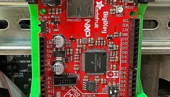 Крепление на DIN-рейку для Arduino Uno.