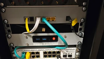 Fritzbox 7560 10-дюймовая стойка