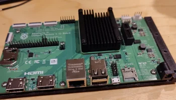 Задняя панель вычислительного модуля Raspberry Pi с 4 мод... 2