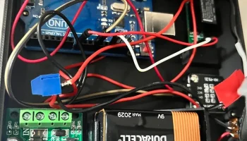 Большое место в корпусе Arduino для батареи 9 В............. 6