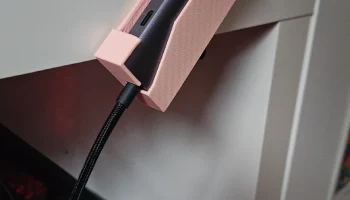 Ugreen USB-Hub для крепления на Tesk 1