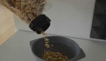 Зажим для сумки с завинчивающейся крышкой......... 1