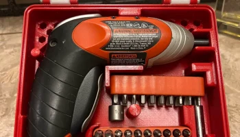 Коробка для беспроводной отвертки Black & Decker LI3000.... 1