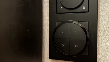Адаптер Hue Tap Dial для рубленой рамки Jung (более плоск...