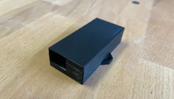 Тонкий съемный корпус Loxone RGBW Dimmer Air........