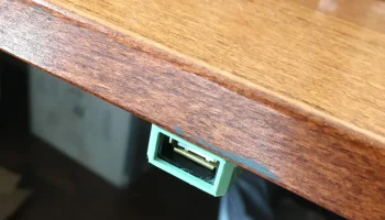 USB-удлинитель для настольного крепления...... 1
