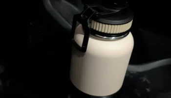 Дверное крепление Kia Rio для бутылок BOZ / Hydro Flask..... 1