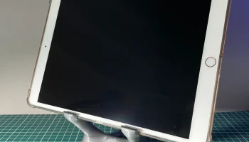 Подставка для iPad гладкая 4