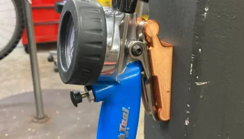 Держатель для инфлятора Park Tool INF-2 - вертикальный...