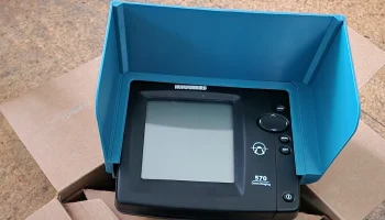 Humminbird 570 - солнцезащитный козырек 3
