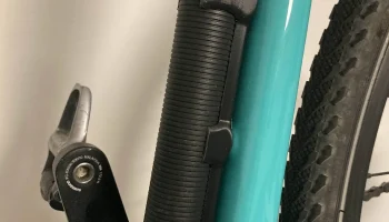 Держатель велосипедного насоса Decathlon 1