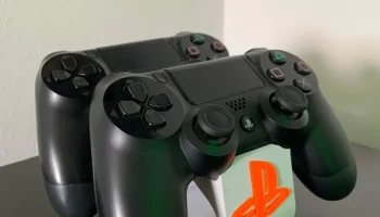 Подставка для контроллера PS4 3