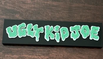 Вывеска группы Ugly Kid Joe 80-х