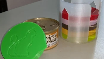 Крышка для кошачьего корма со штабелеукладчиком.........