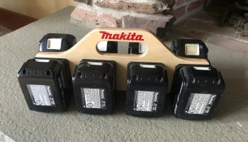 Прочный держатель аккумулятора Makita........ 2