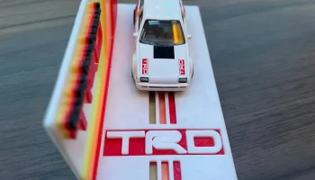 Основание дисплея Hotwheels Toyota AE86 (тема TRD).......... 1