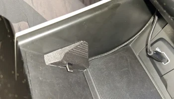 Hyundai Tucson, держатель USB-C