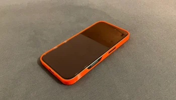чехол для iPhone 16 2