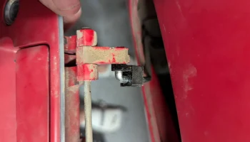 Зажим для защелки наружной двери Toyota............ 6