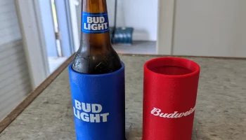 Budweiser и Bud Light Koozie 1