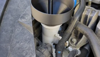 Wischwasser Einf&uuml;lltrichter Kia Ceed компакт-диск...........