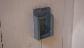 Держатель аккумулятора Макита 1