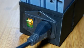 Настольный корпус источника питания DIN........ 1
