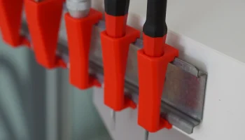 Держатель отвертки на DIN-рейке 3