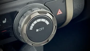 Накладка на ручки управления климатом и приводом Toyota T... 2