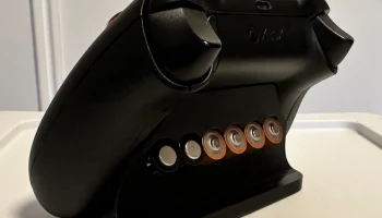 Подставка для контроллера Xbox с аккумулятором типа АА......