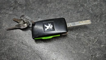 Держатель складного ключа для автомобиля Peugeot/Citroen.... 1