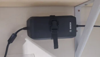 Настенное крепление для зарядного устройства Bosch для эл...