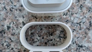 Органайзер с зажимом для кабеля зарядного устройства iPhone  2