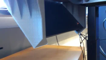 Вешалка для компьютера Lenovo 2
