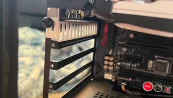 Крышки слотов PCIE 2