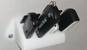 Держатель USB и SD-карты.