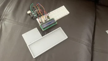 Arduino Uno R3 и держатель макетной платы............