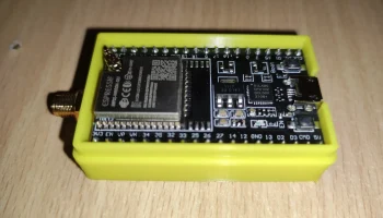 ESP32 с чехлом для антенны 3