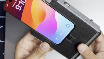 Чехол-концентратор с ручкой для iPhone 15 Pro........
