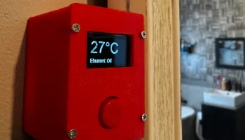 Корпус ESP32 с местом для экрана и кнопки........