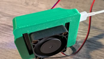 Arduino UNO Q Caddy Tray с вентилятором 3