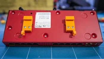 Mikrotik RB2011 Держатель на DIN-рейку 6
