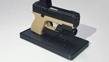 Настольная подставка для брелка Glock Fidget - мини-игруш...