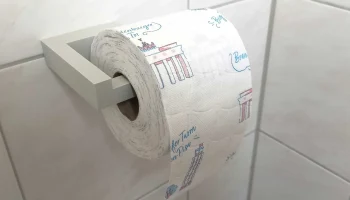 Держатель для туалетной бумаги чистого дизайна......