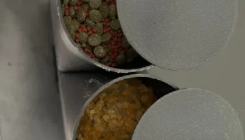 Кормушка для рыбы с двойным сервоприводом и контролем кач.. 2
