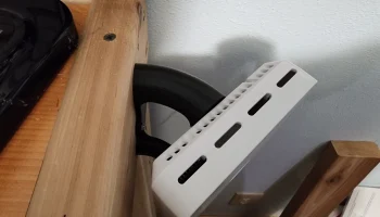 Угловое настенное крепление AirGradient DIY Pro........